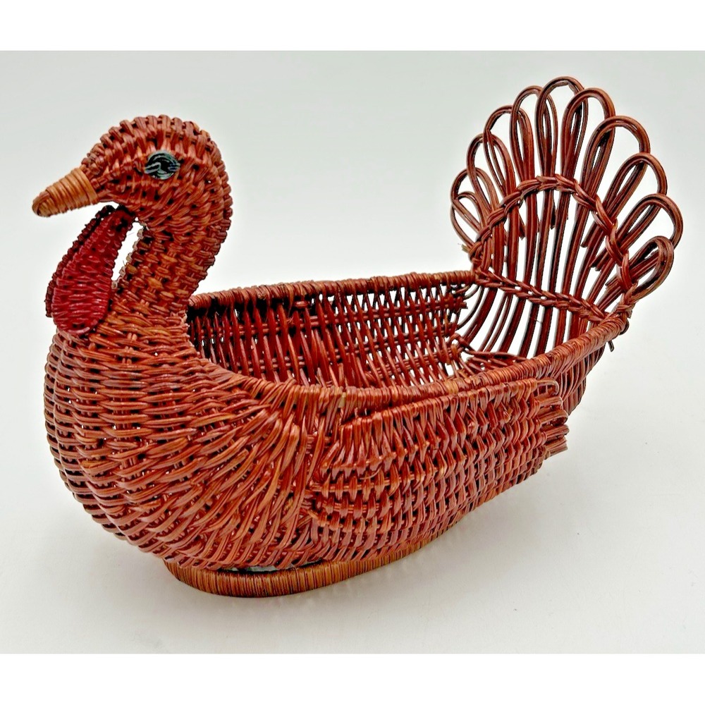 EUC VTG Turkey Wicker Bread Basket MCM Woven Rattan Thanksgiving Farmhouse Decor